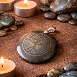 pendentif arbre de vie gravé obsidienne dorée