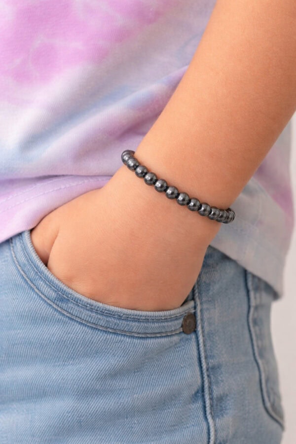 bracelet enfant hématite 6 mm protection et ancrage bracelet enfant hématite 6 mm protection et ancrage