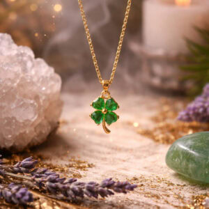 collier trèfle a quatre feuilles jade impérial