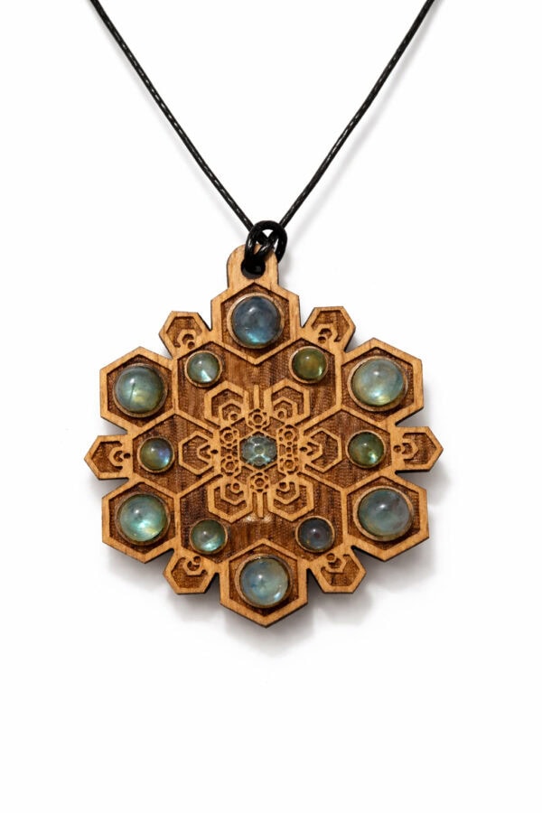 pendentif bois namkha tibétain en labradorite pendentif bois namkha tibétain en labradorite